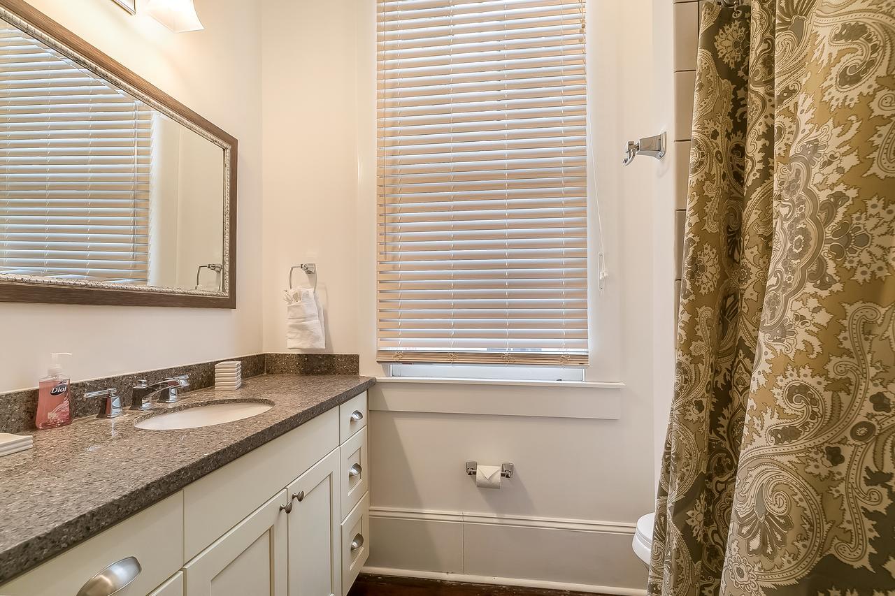 Апартаменты Charming 2Br On Carondelet By Hosteeva Новый Орлеан Экстерьер фото